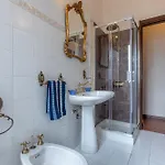 Guesthost - Renaissance Apartamento *