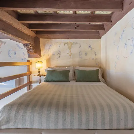 Guesthost - Renaissance *