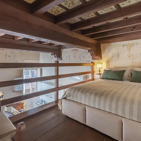 Guesthost - Renaissance Apartamento