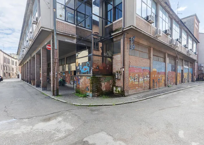 Guesthost - Renaissance Апартаменты