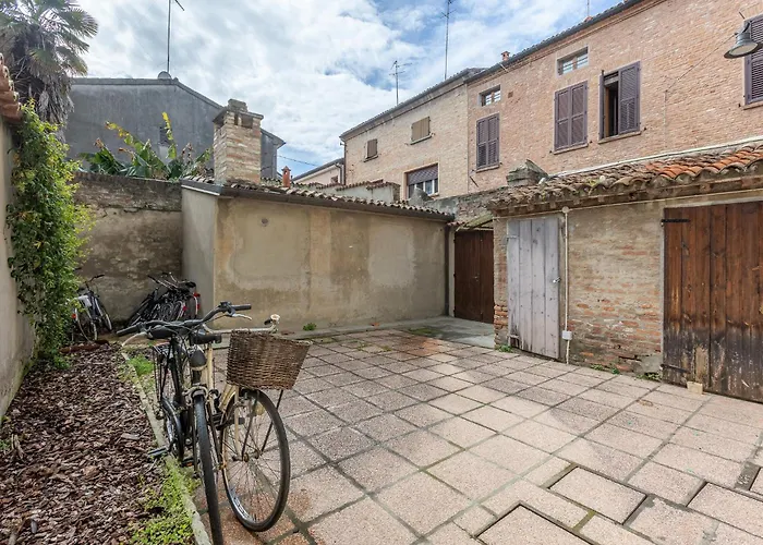 Apartment Guesthost - Renaissance Ferrara