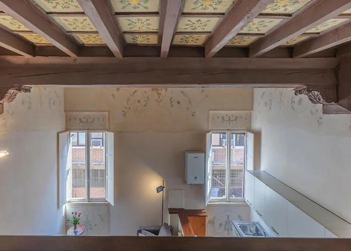 Guesthost - Renaissance * Ferrara